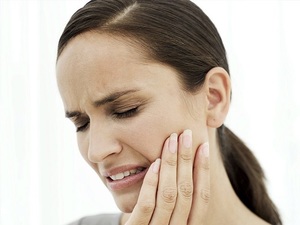 Способы применения настоек из мухоморов при мигрени и зубной боли